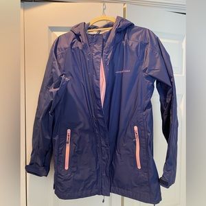 Vineyard Vines Ladies size M Raincoat